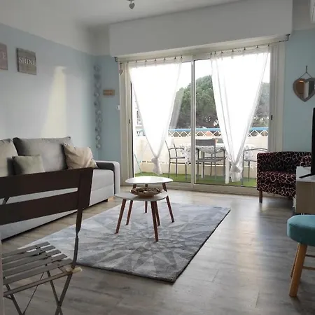 Tres Joli Studio A 350 M De La Plage *